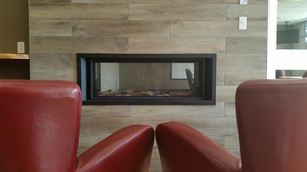 Super 8 By Wyndham Mont Laurier