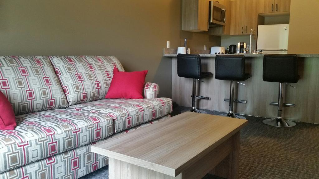 Super 8 By Wyndham Mont Laurier