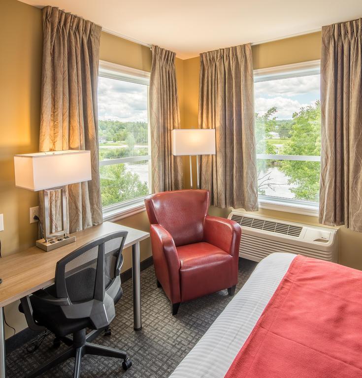 Super 8 By Wyndham Mont Laurier Mont-Laurier