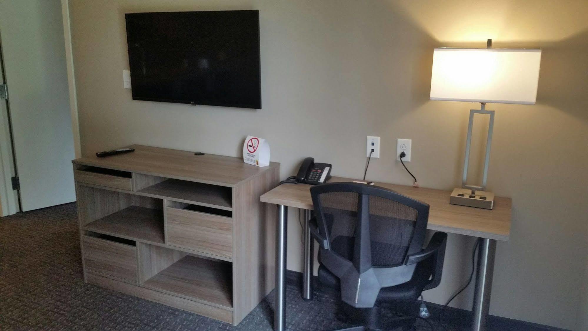 Hotel Super 8 By Wyndham Mont Laurier 3*