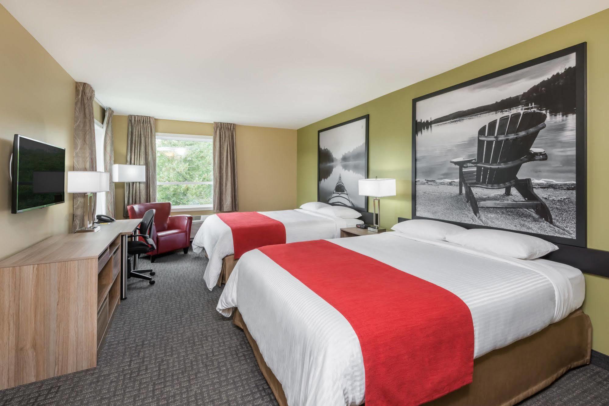 Super 8 By Wyndham Mont Laurier 3*